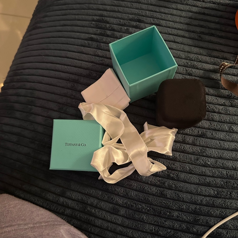 Tiffany ring box